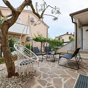 Dvori Apartment